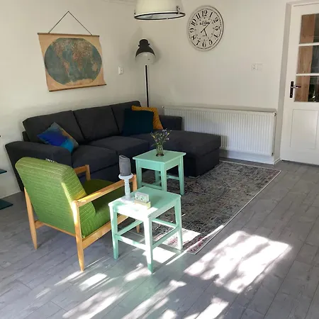 Nyaralo Emberi 別荘 *