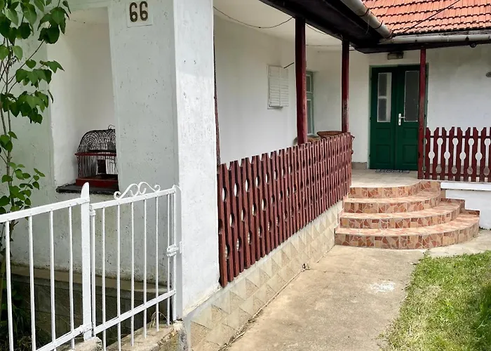 Nyaralo Emberi * Szuhogy