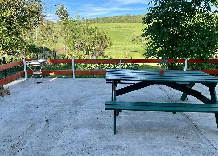 Nyaralo Emberi Szuhogy